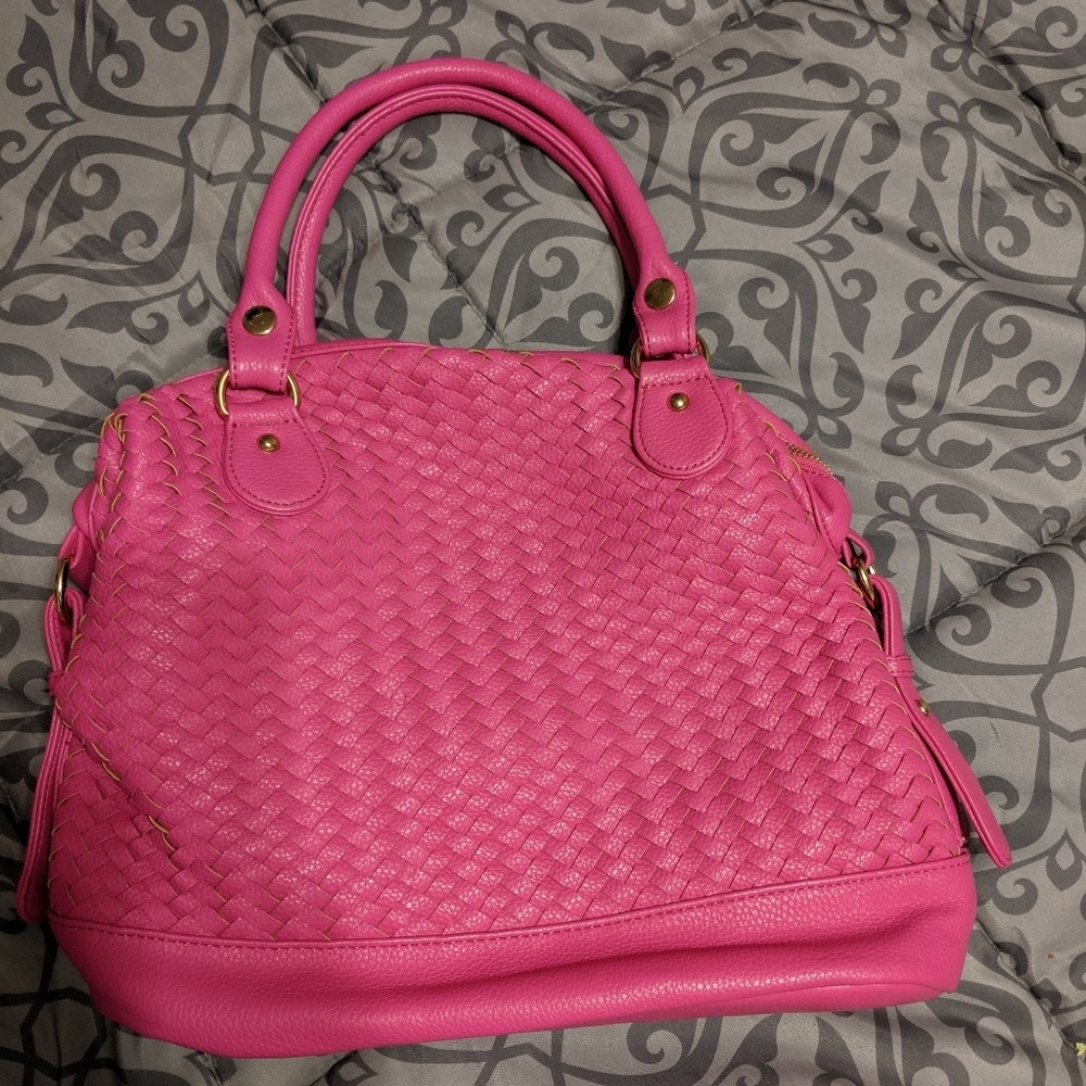 Deux Lux pink woven crossbody handbag like new!